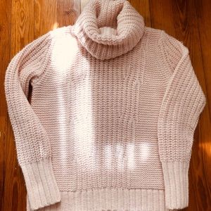 Banana Republic Blush Turtleneck Size Medium